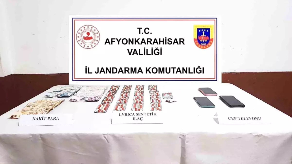 Afyonkarahisar'da Uyuşturucu Operasyonu: Üç Şüpheli Yakalandı