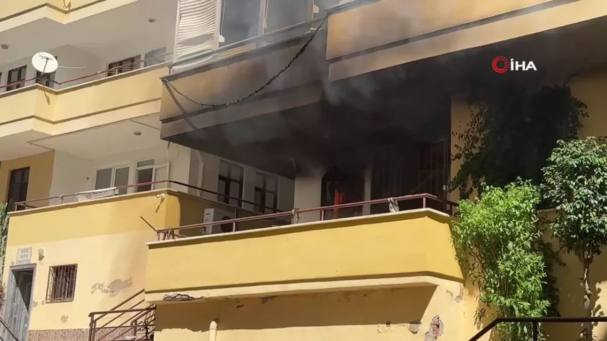Alanya'da Daire Yangını, Kullanılamaz Hale Geldi