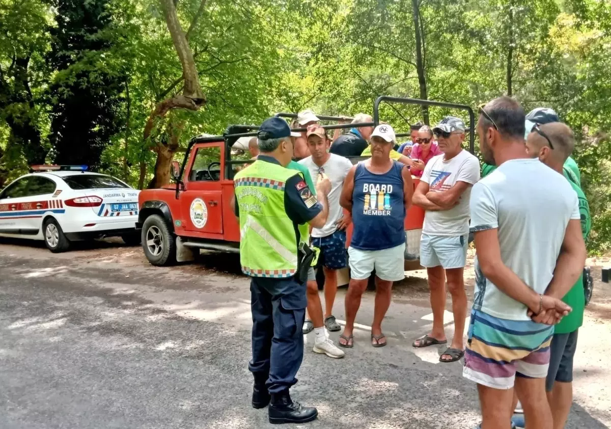 Alanya'da Safari Araçlarına Yönelik Denetimlerde 409 Sürücüye Cezai İşlem Uygulandı
