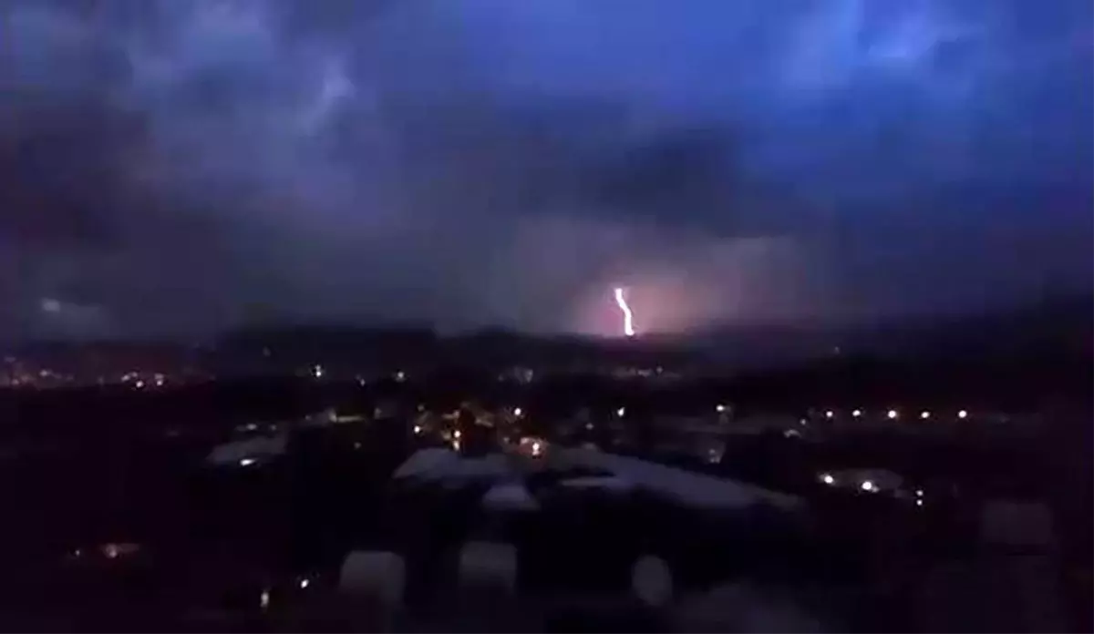 Alanya'da Yağış Sırasında Denizde Hortum Oluştu