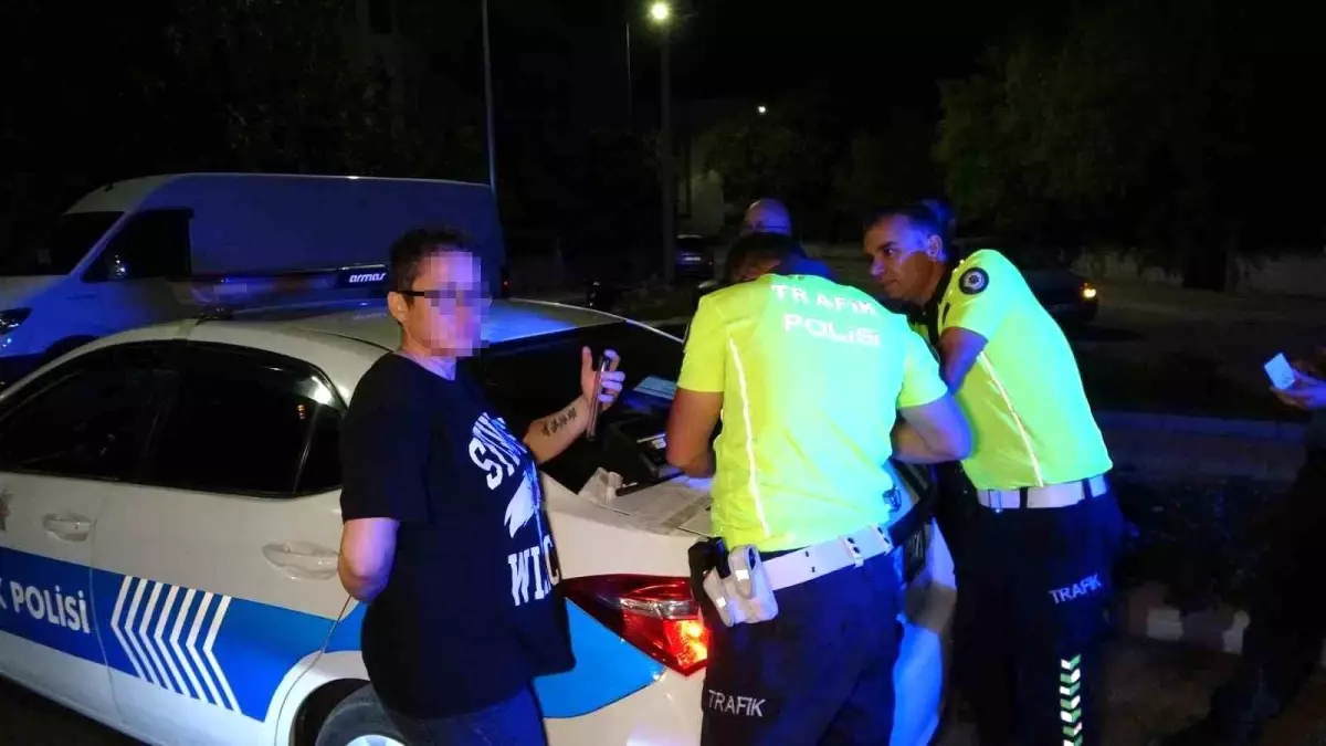 Alkollü kadın sürücü, gazetecilere tehdit yağdırdı: 