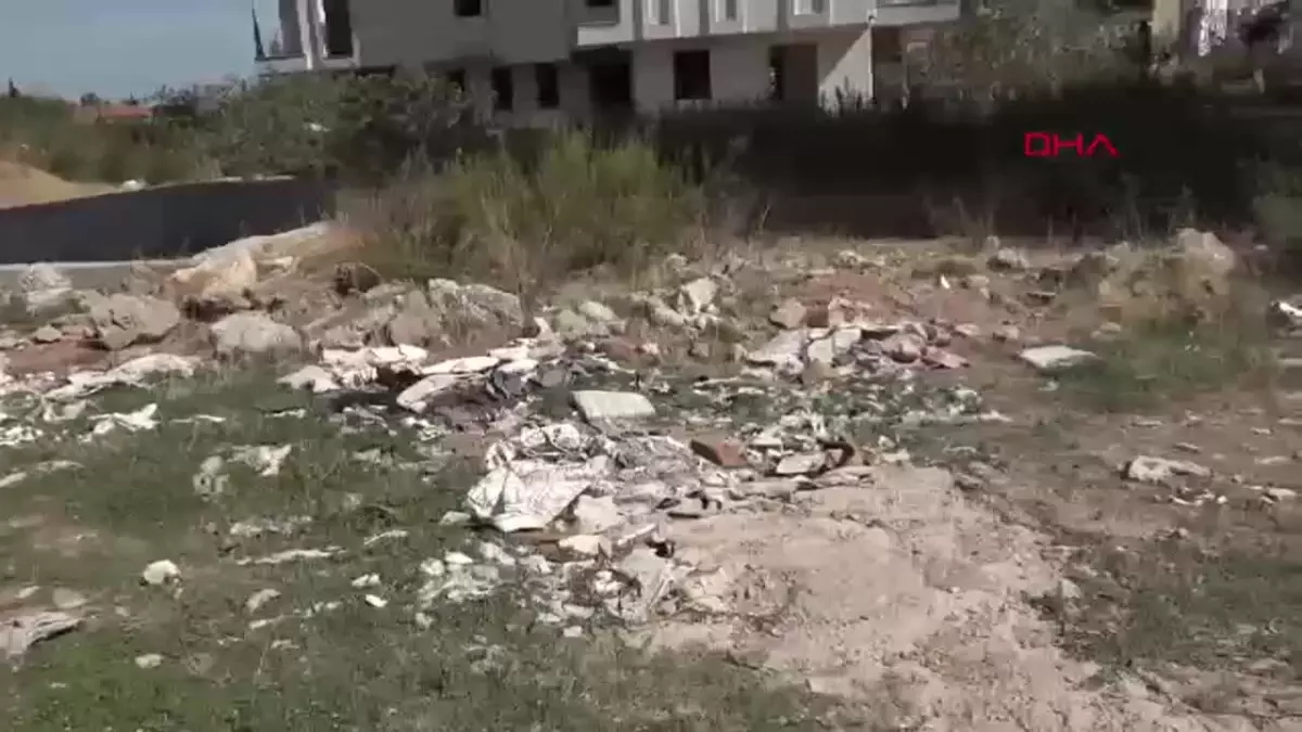 Antalya'da Atıl Binalar Mahalle Sakinlerini Tedirgin Ediyor