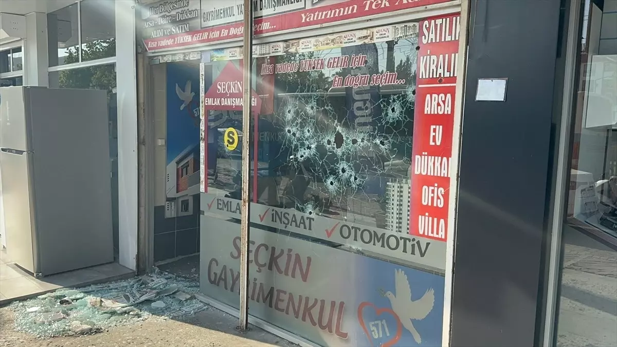 Antalya'da bir emlak ofisine silahlı saldırı
