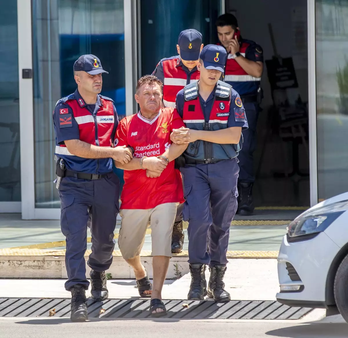 Antalya'da Cinayet: Mehmet Altın, birlikte yaşadığı kadın ve çocuğunu öldürmekten ömür boyu hapis cezası aldı