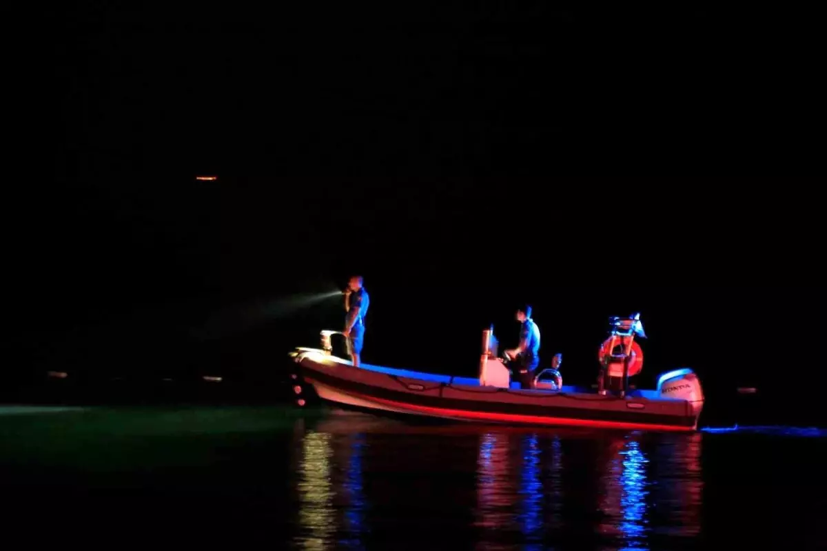 Antalya'da Denize Giren Kişi Kayboldu