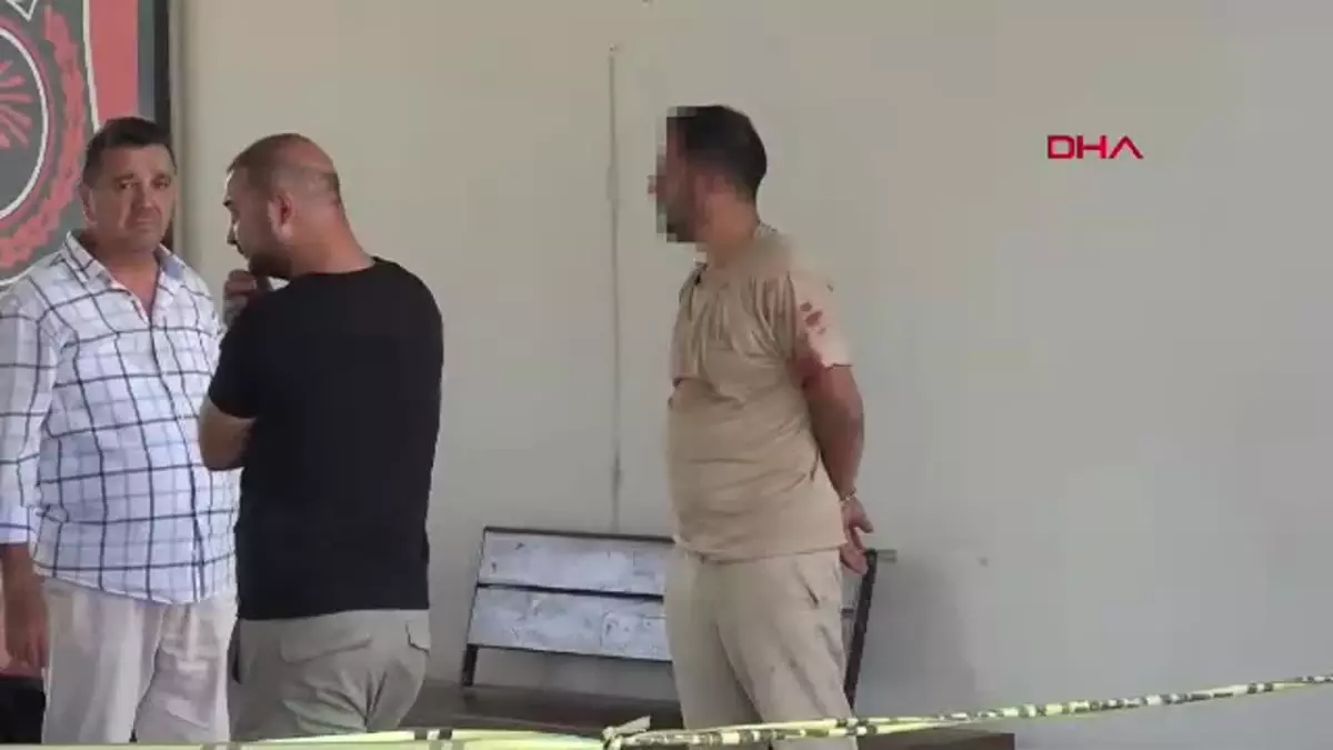 Antalya'da İşten Çıkarma Korkusu ile Bıçaklı Saldırı
