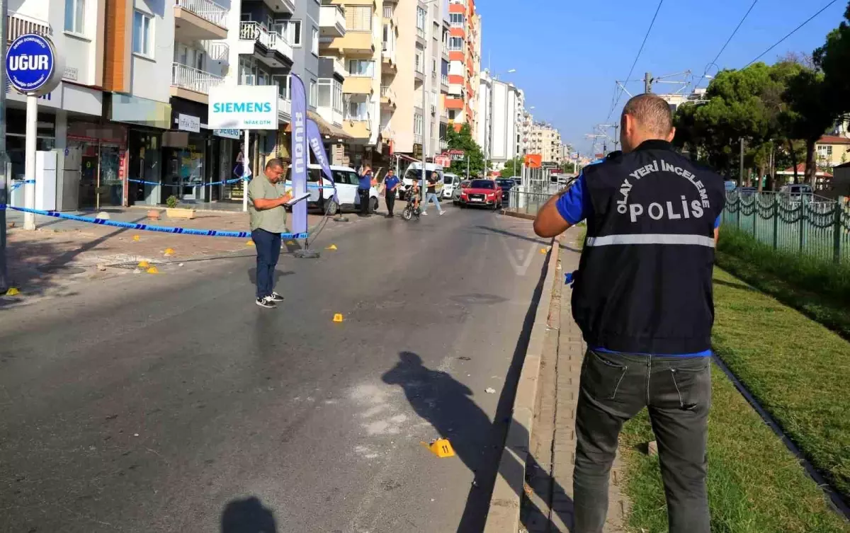 Antalya'da İşyeri Kurşunlandı