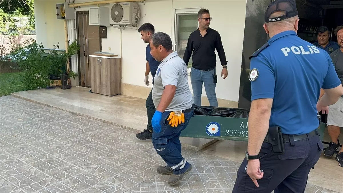 Antalya'da Kadın Cinayeti: 2 Kişi Gözaltına Alındı