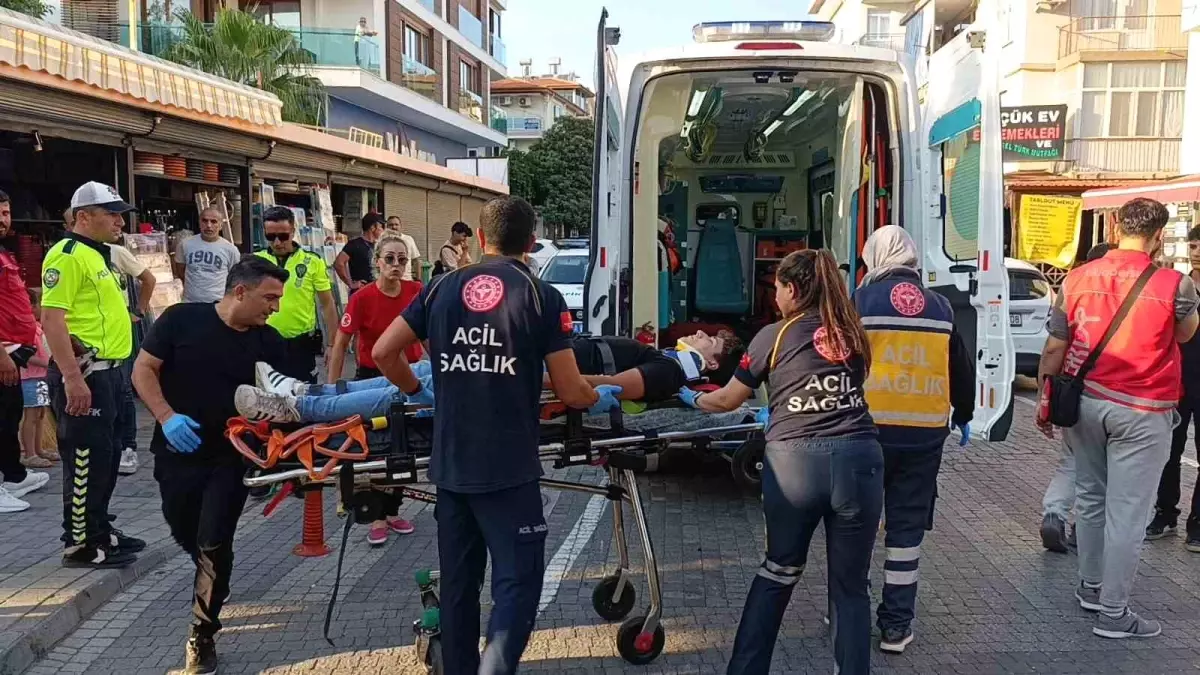 Antalya'da motosiklet kazası: Motosiklet sürücüsü yaralandı