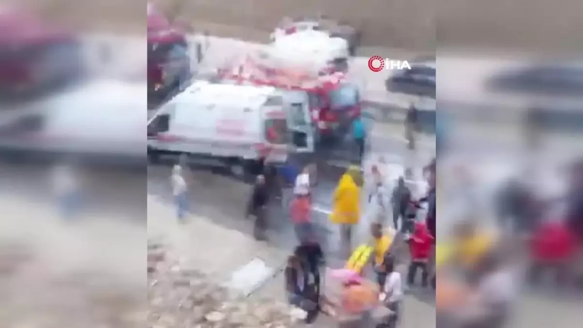 Antalya'da Yolcu Otobüsü Devrildi: 10 Yaralı
