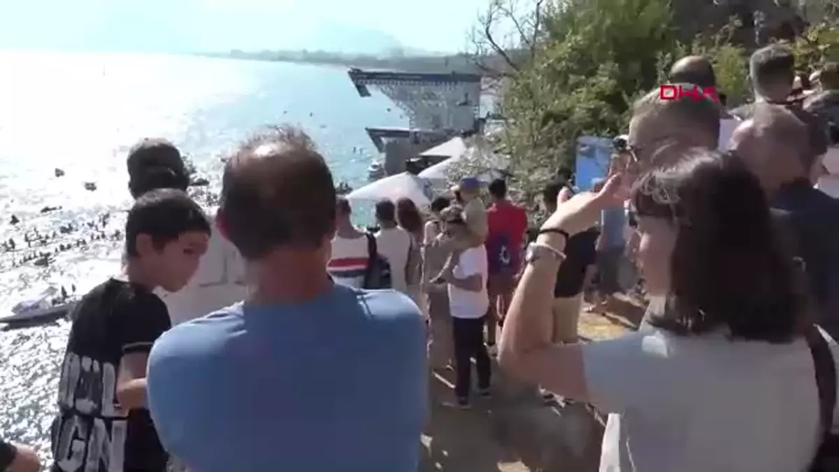 Antalya'da Yüksekten Denize Atlama Etkinliği Heyecan Dolu Anlarla Gerçekleşti