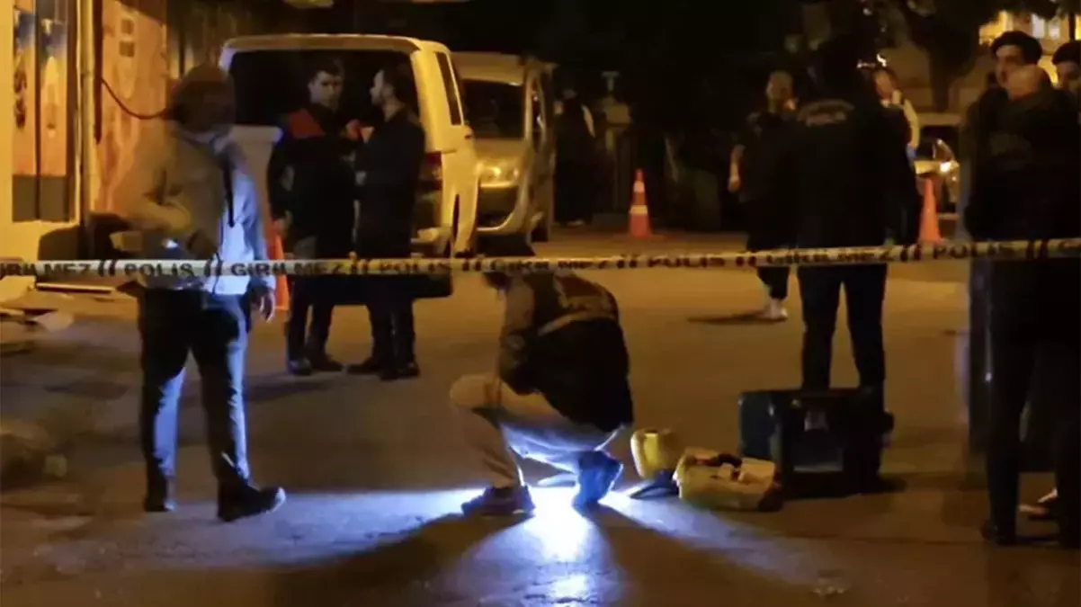 Ataşehir'de iki grup arasında silahlı kavga: 1'i ağır 4 yaralı