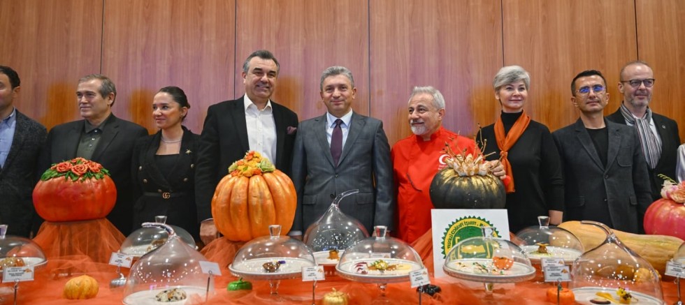 Döşemealtı kabağı 53 ayrı lezzetle sahnede