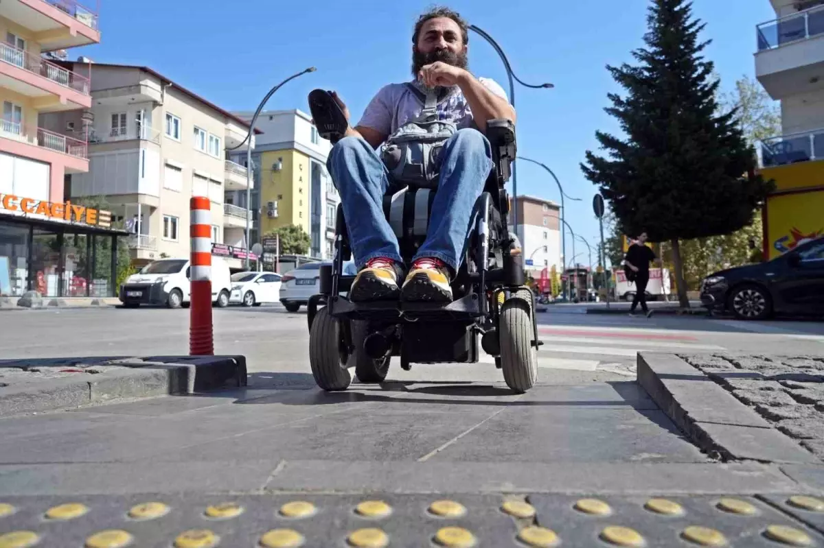 Engelli Rampasına Park Eden Araç, Engelli Vatandaşı Çileden Çıkardı