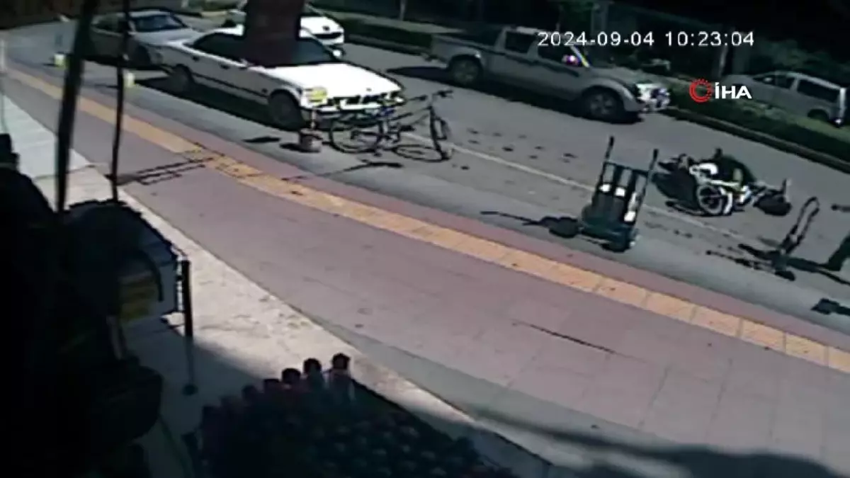 İşe yetişmek için tekrar yola çıkan motosiklet sürücüsü ikinci kez kaza yaptı