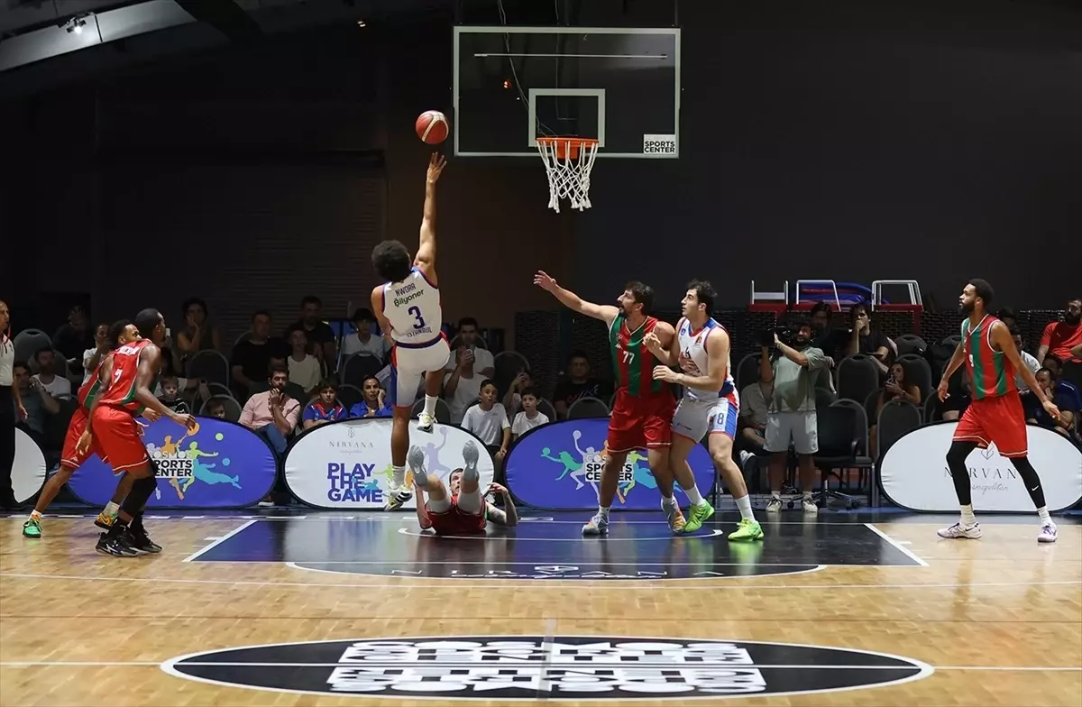 Karşıyaka, Anadolu Efes'i 83-78 yenerek turnuvaya galibiyetle başladı