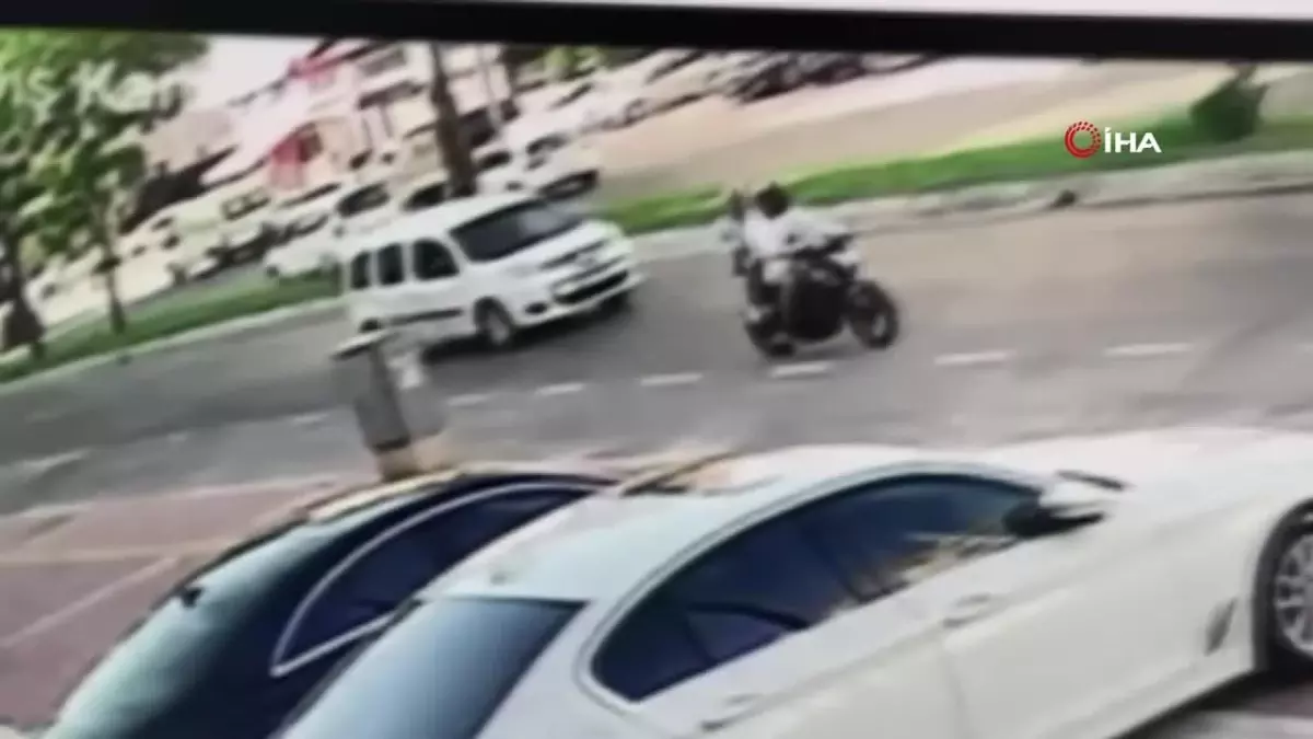 Kaskla kendilerini kamufle edip iş yerine kurşun yağdırdılar...O anlar kamerada
