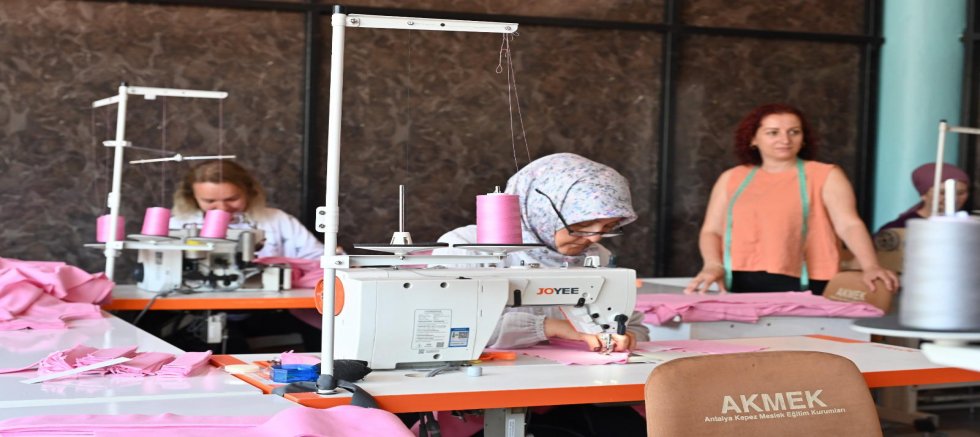 Kepez’de kadın eliyle üretim 