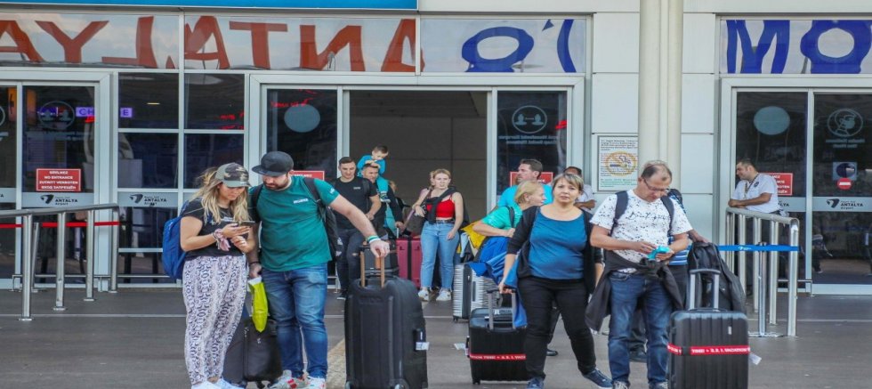 Turist ‘Havalimanı’nda irtibatsız!