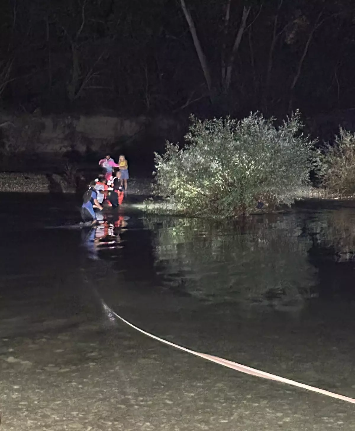 Manavgat'ta ATV ile Gittiği Adacıkta Mahsur Kalan Aile Kurtarıldı