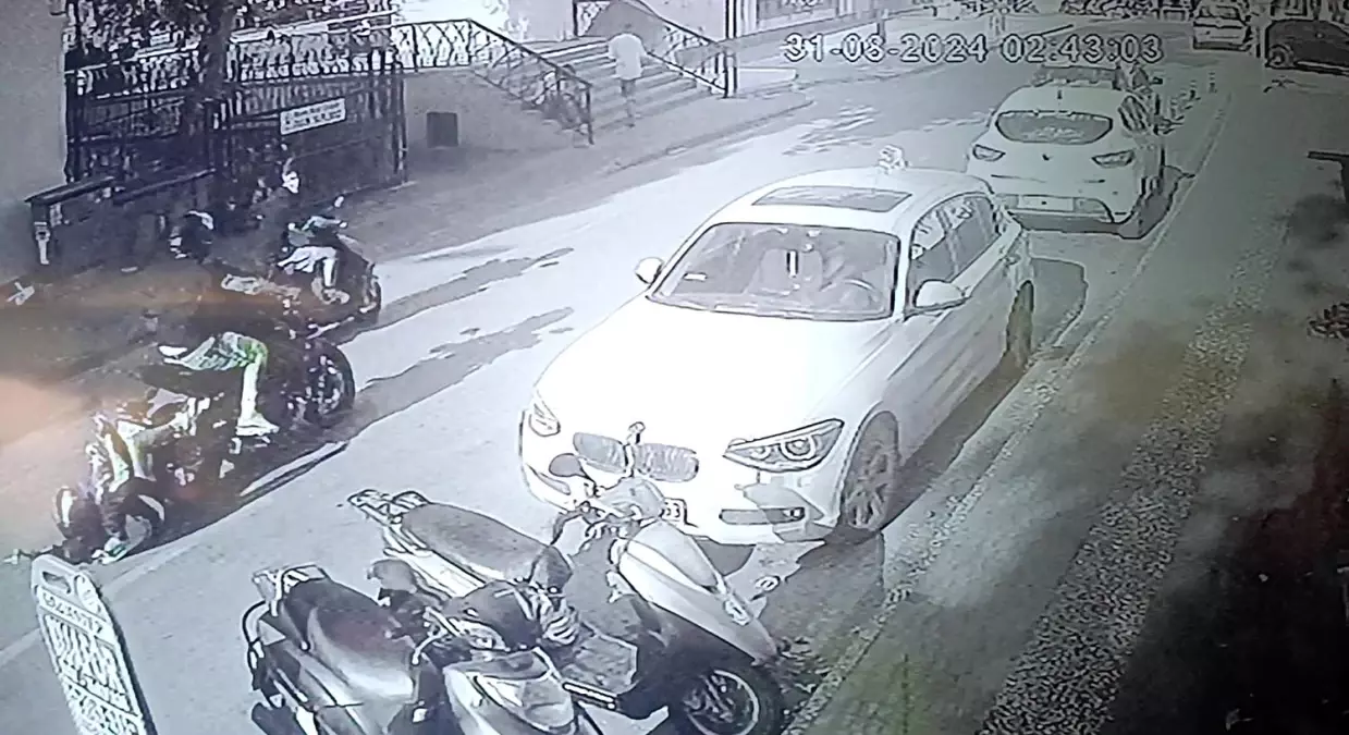 Manavgat'ta Motosiklet Kazası: Kask Sayesinde Yaralı Atlatıldı