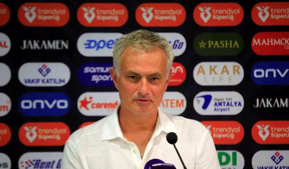 Mourinho'dan Önemli Açıklamalar: 'Futbol Basit Bir Oyundur'