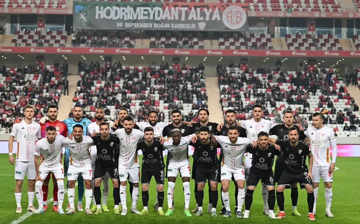 Onvo Antalyaspor, Kocaelispor'u 3-1 Yenerek Ziraat Türkiye Kupası'na Başladı