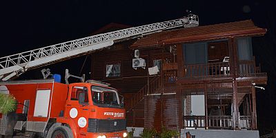 Ahşap evin bacasındaki yangın söndürüldü