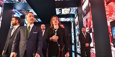 Altun Gazzeli Çocuk Ressamlar Sergisini Gezdi