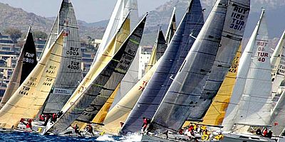 Antalya Körfezi renkleniyor