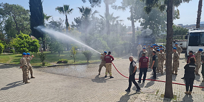 Askeri birliklere yangın eğitimi