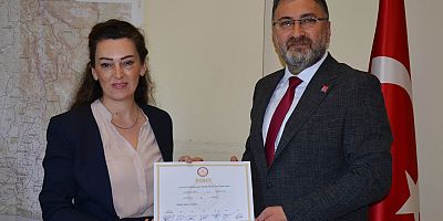 Başkan Kumbul mazbatasını aldı