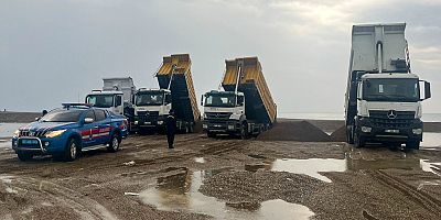 Çalınan 50 kamyon plaj kumu geri döküldü