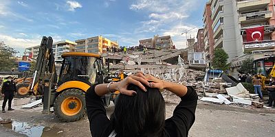 Enkaz atıkları zehir saçıyor