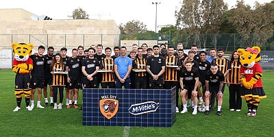 Hull City taraftarlarıyla antrenmanda buluştu