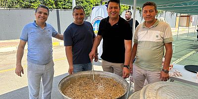 İnşaat Müteahhitlerinden aşure ikramı