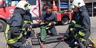 İtfaiyenin 'yılan mesaisi' başladı
