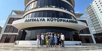 İzmir heyeti Kepez’de kütüphaneleri inceledi 