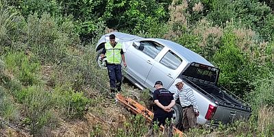 Kamyonet uçuruma yuvarlandı: 1 ölü, 3 yaralı