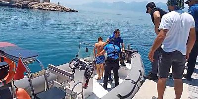 Kayalıktan denize düştü