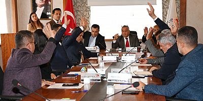 Kemer Belediyesi’nde yılın son meclisi yapıldı