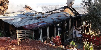 Kendi yaptığı gecekondu küle döndü