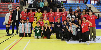 Konyaaltı yarı finalde