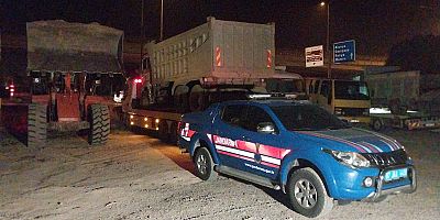 Kum hırsızları suçüstü yakalandı