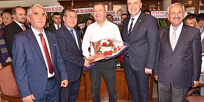 MAZBATASINI ALAN BAŞKAN MUSTAFA ÖZER MAKAMINA OTURDU