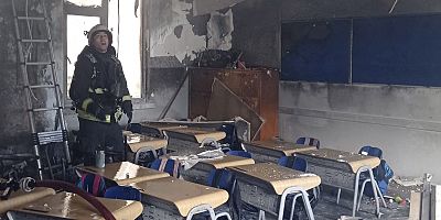 Okuldaki yangında 3 sınıf kullanılamaz hale geldi