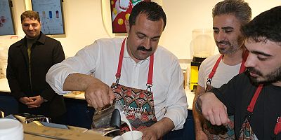 RIZA SÜMER, ÖĞRENCİLERİ DİNLEDİ