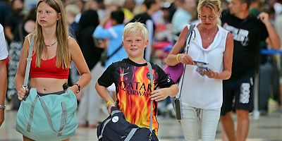 Ruslar Antalya'dan Ayrılıyor