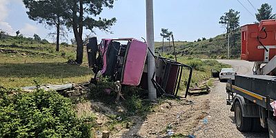 Safari araçları çarpıştı: 13'ü turist 16 yaralı