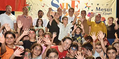 Şarkılarla doyasıya eğlendiler 